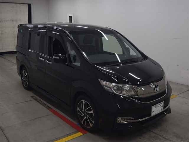 70216 Honda Step wagon RP3 2015 г. (MIRIVE Osaka)